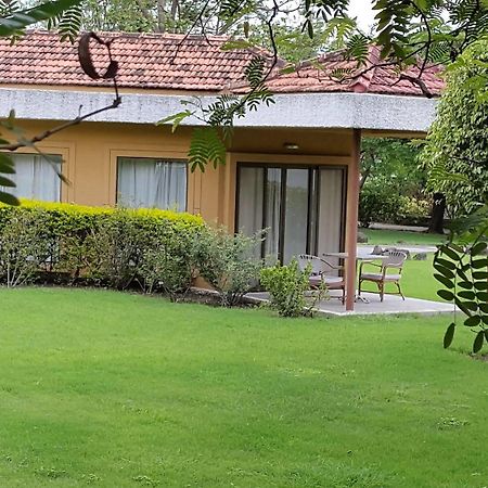 The Meadows Resort And Spa Aurangābād Exterior foto