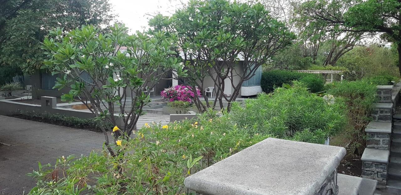 The Meadows Resort And Spa Aurangābād Exterior foto