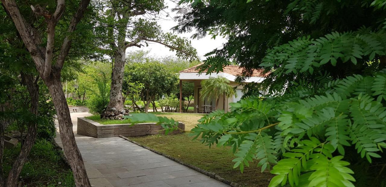 The Meadows Resort And Spa Aurangābād Exterior foto