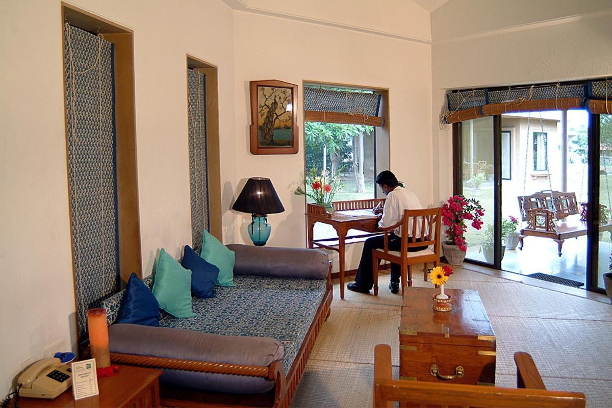 The Meadows Resort And Spa Aurangābād Exterior foto