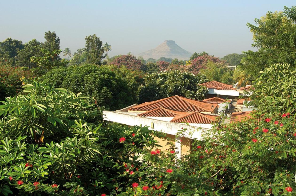 The Meadows Resort And Spa Aurangābād Exterior foto