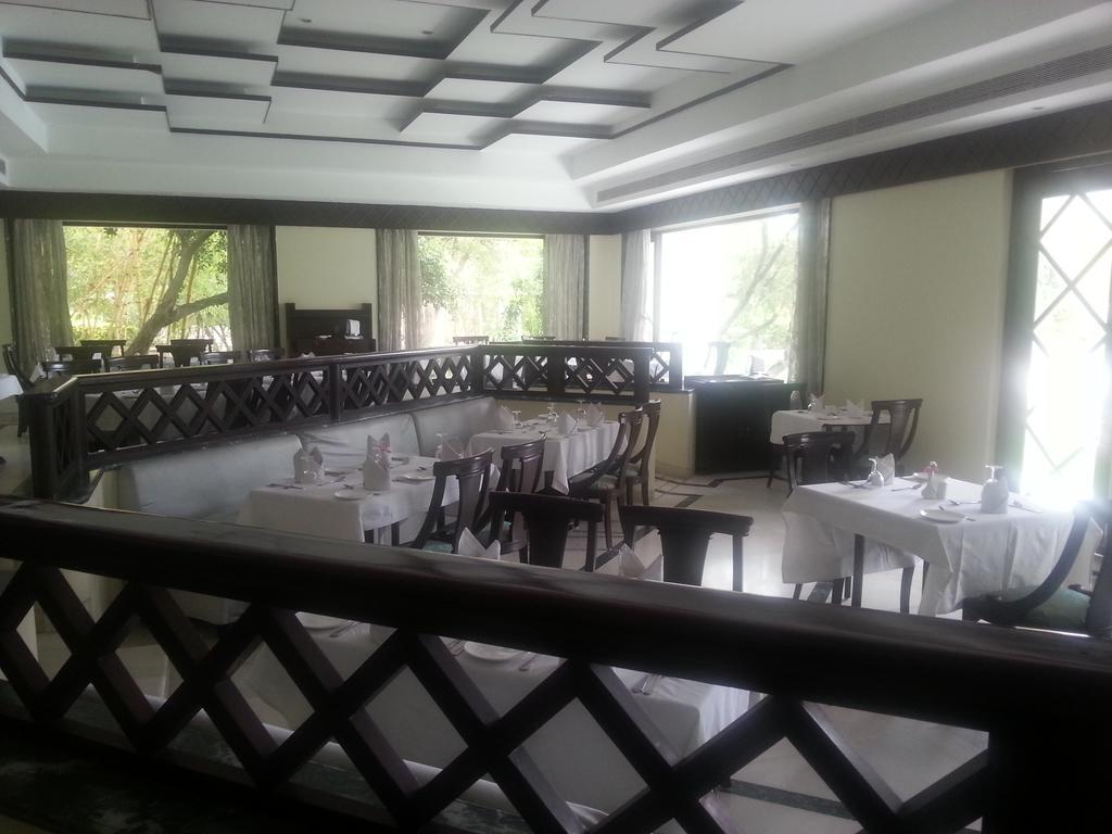 The Meadows Resort And Spa Aurangābād Exterior foto