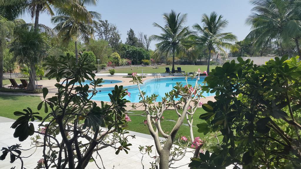 The Meadows Resort And Spa Aurangābād Exterior foto