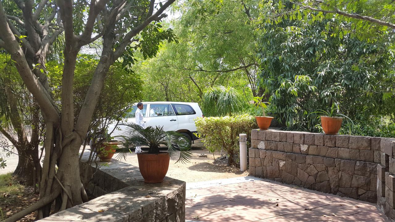 The Meadows Resort And Spa Aurangābād Exterior foto